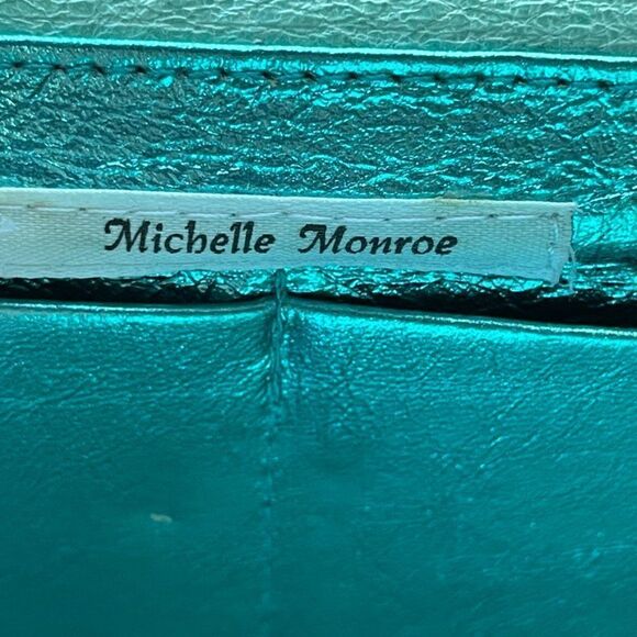 Michelle Monroe RARE Croc Embossed Clutch with Chain Shoulder Strap - Picture 8 of 13